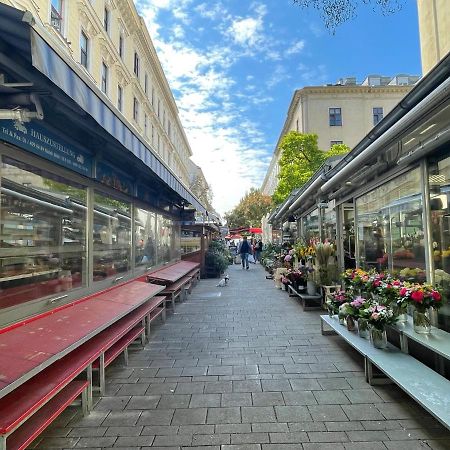 Premium Residence At Famous Vienna Kutschkermarkt Bagian luar foto