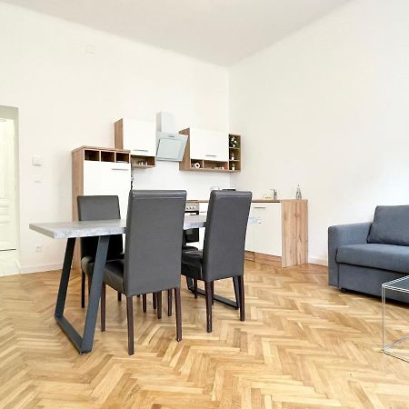 Premium Residence At Famous Vienna Kutschkermarkt Bagian luar foto