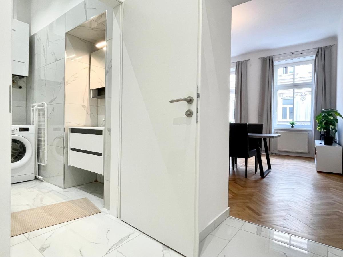 Premium Residence At Famous Vienna Kutschkermarkt Bagian luar foto